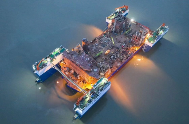 Semi-submersible Transpotation