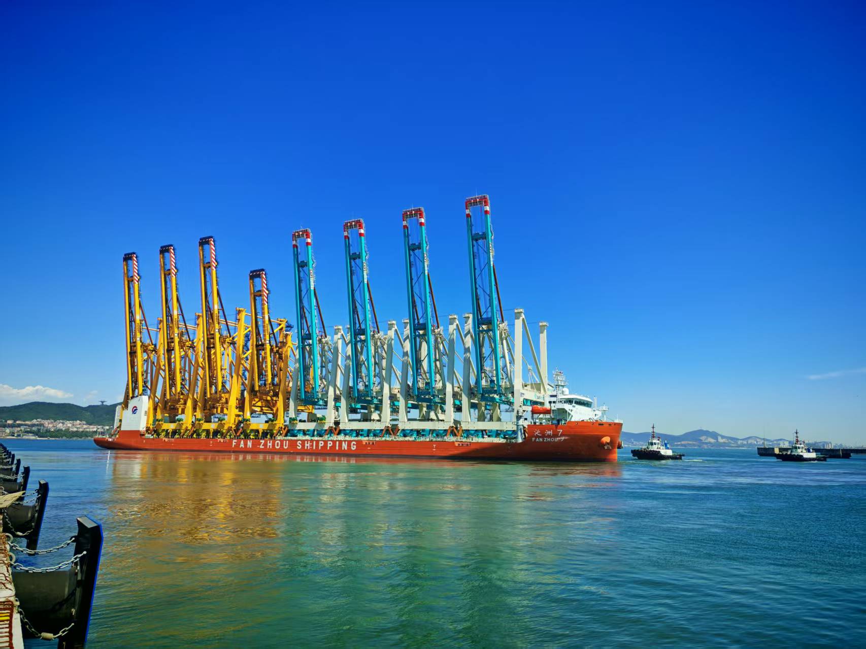 Delving into Ocean Heavy-Lift Shipping with Steadfast Progress: Fanzhou 7 Achieves World’s First Single-Vessel Shipment of 8 Quay Cranes for Cross-Border Transportation